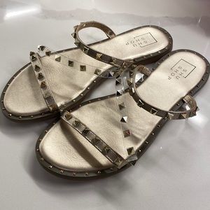 SHU SHOP Rhinestone sandals. Super cute summer shoe!